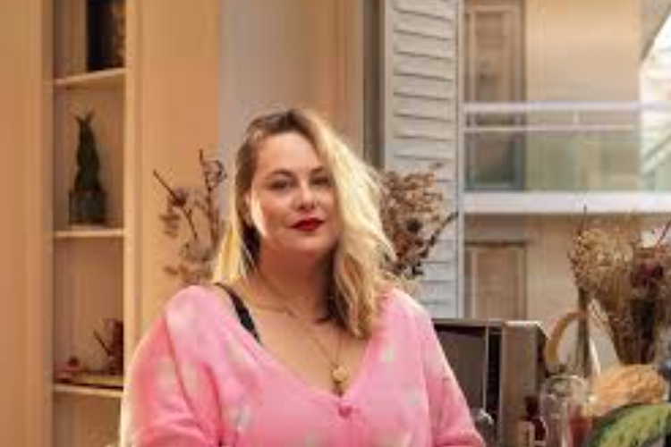 Profil succinct d'Abrege Soeur, Controverse autour d'une influenceuse féministe et masculine sur TikTok