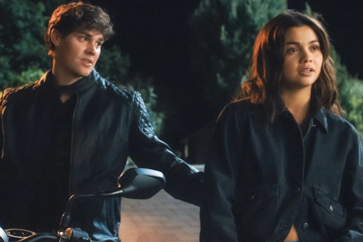 Synopsis de Movie The QB and Me (2024), Des Jours D'école Remplis D'amour
